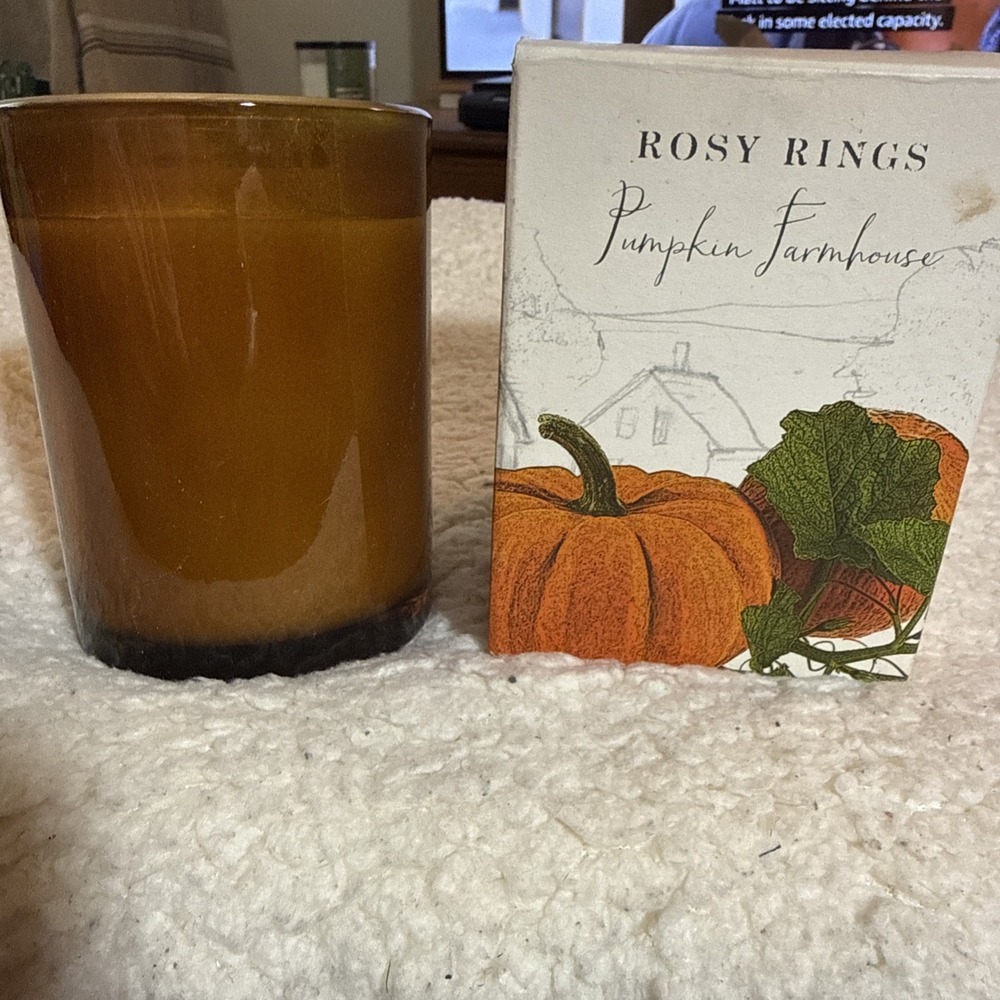 New In Box Rosy Rings Pumpkin Farmhouse Candle 17 Oz 85 Hr. Amber Glass Jar